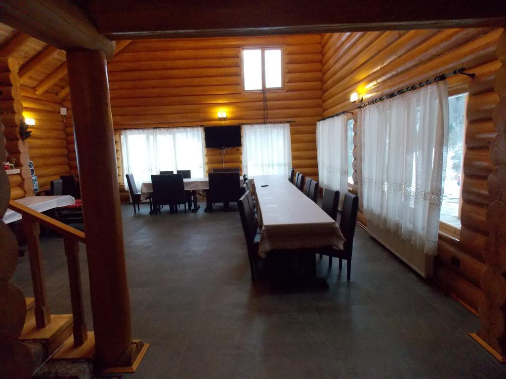 Pensiunea Izbucul Tauz Ghetari Exteriér fotografie